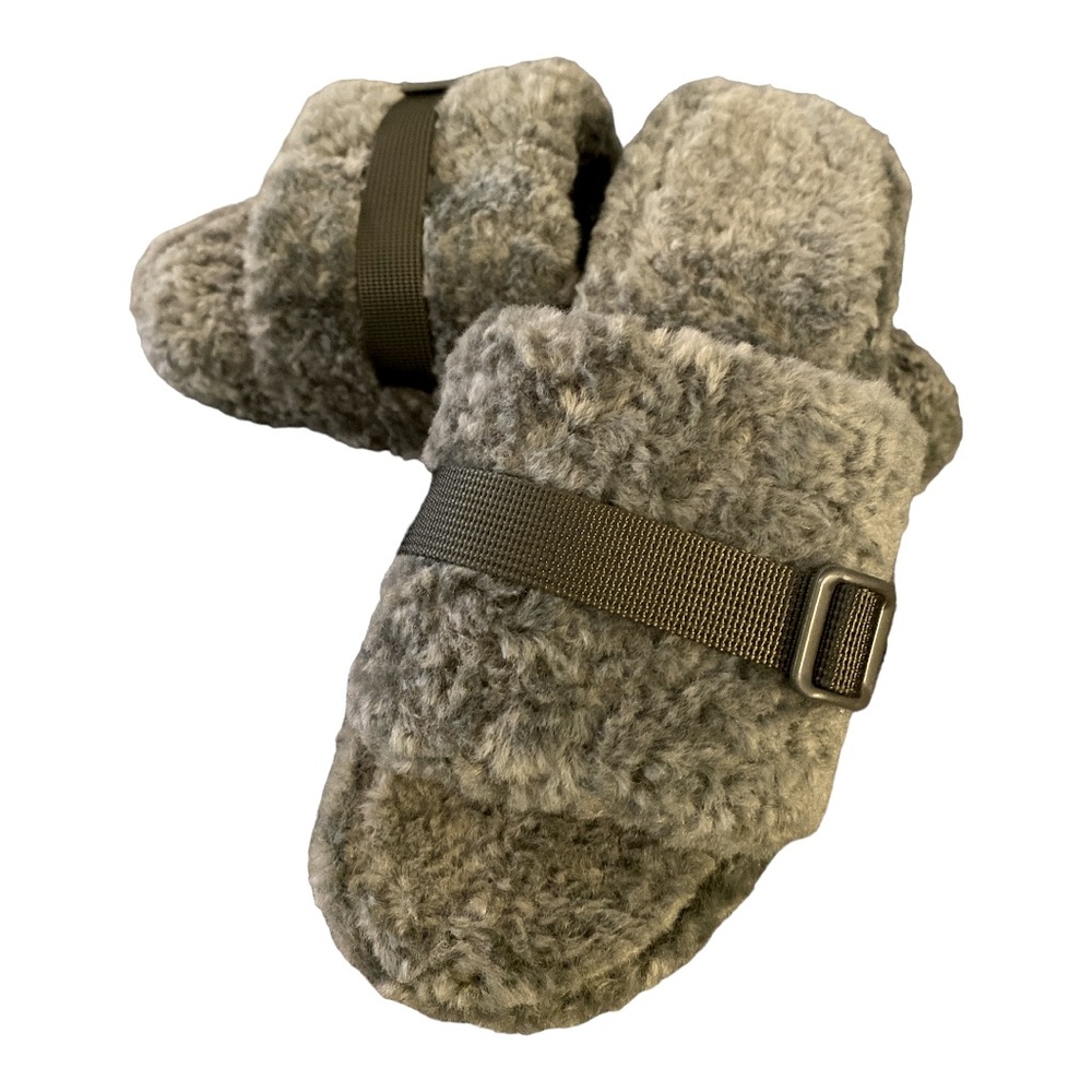 NWOT Slippers With Hard Soles Plush Upper Nylon Accent Size 9